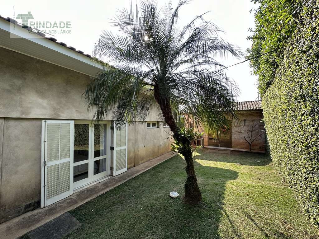 Casa térrea com 3 suítes na Granja Viana, foto 40 de 42