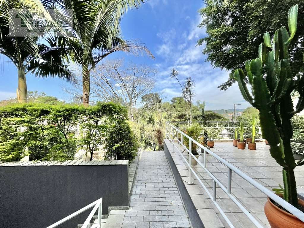 Casa com 4 dormitórios / 2 suíte na Granja Viana, foto 12 de 53