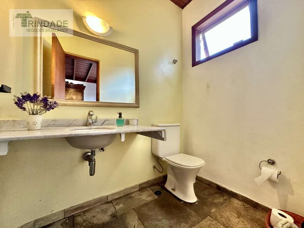 Casa com 4 dormitórios / 3 suítes, piscina, gourmet e muita natureza!, foto 15 de 55