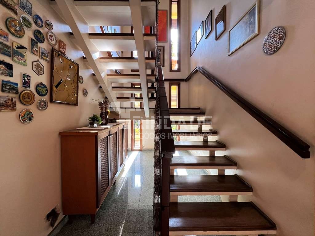 Casa com 4 dormitórios na Granja Viana, foto 19 de 38