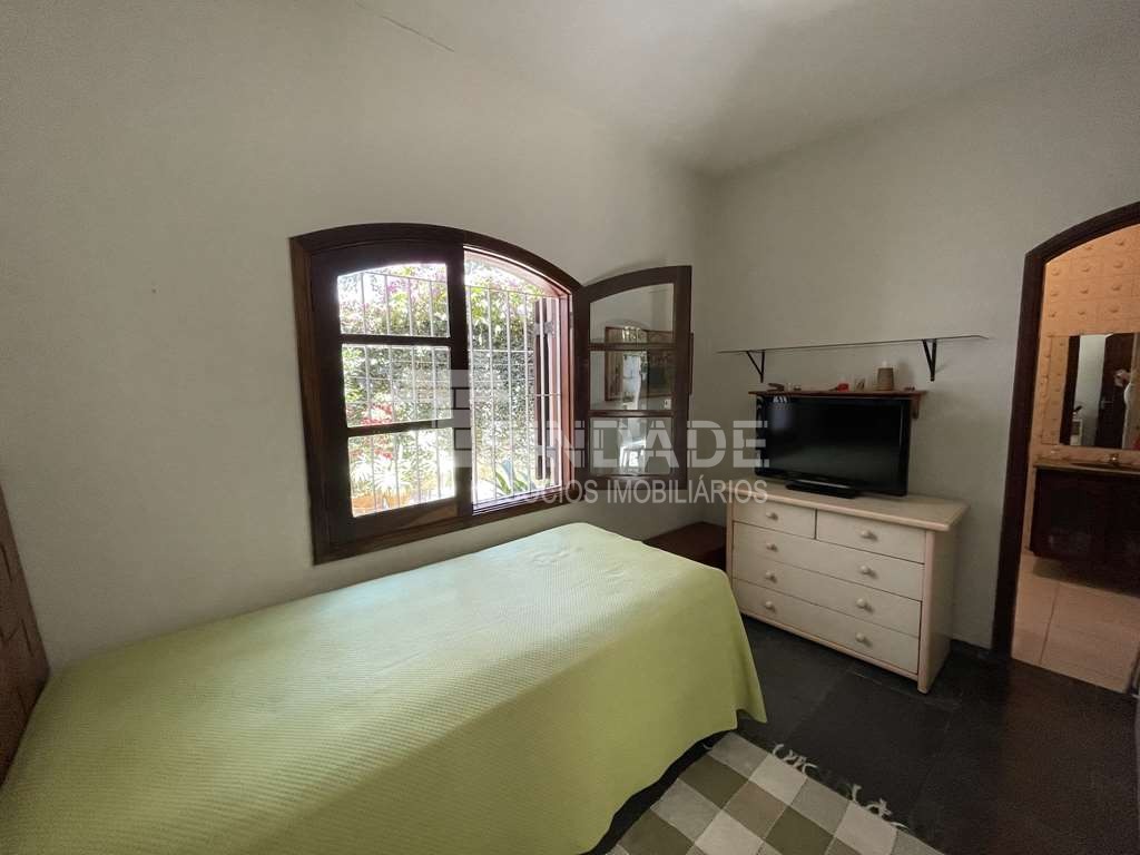 Linda Casa com 4 dormitórios / 2 suíte na Granja Viana, foto 50 de 55