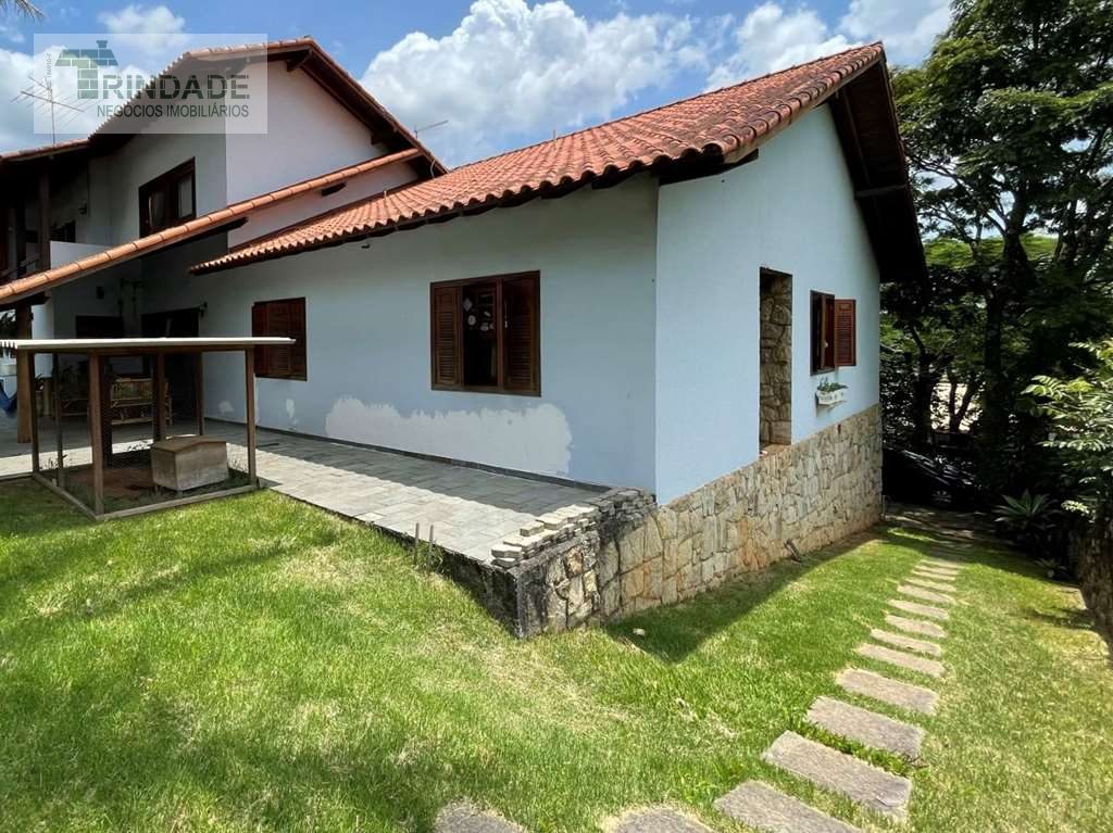 Casa confortável com 6 dormitórios / 1 suíte na Granja Viana, foto 46 de 48