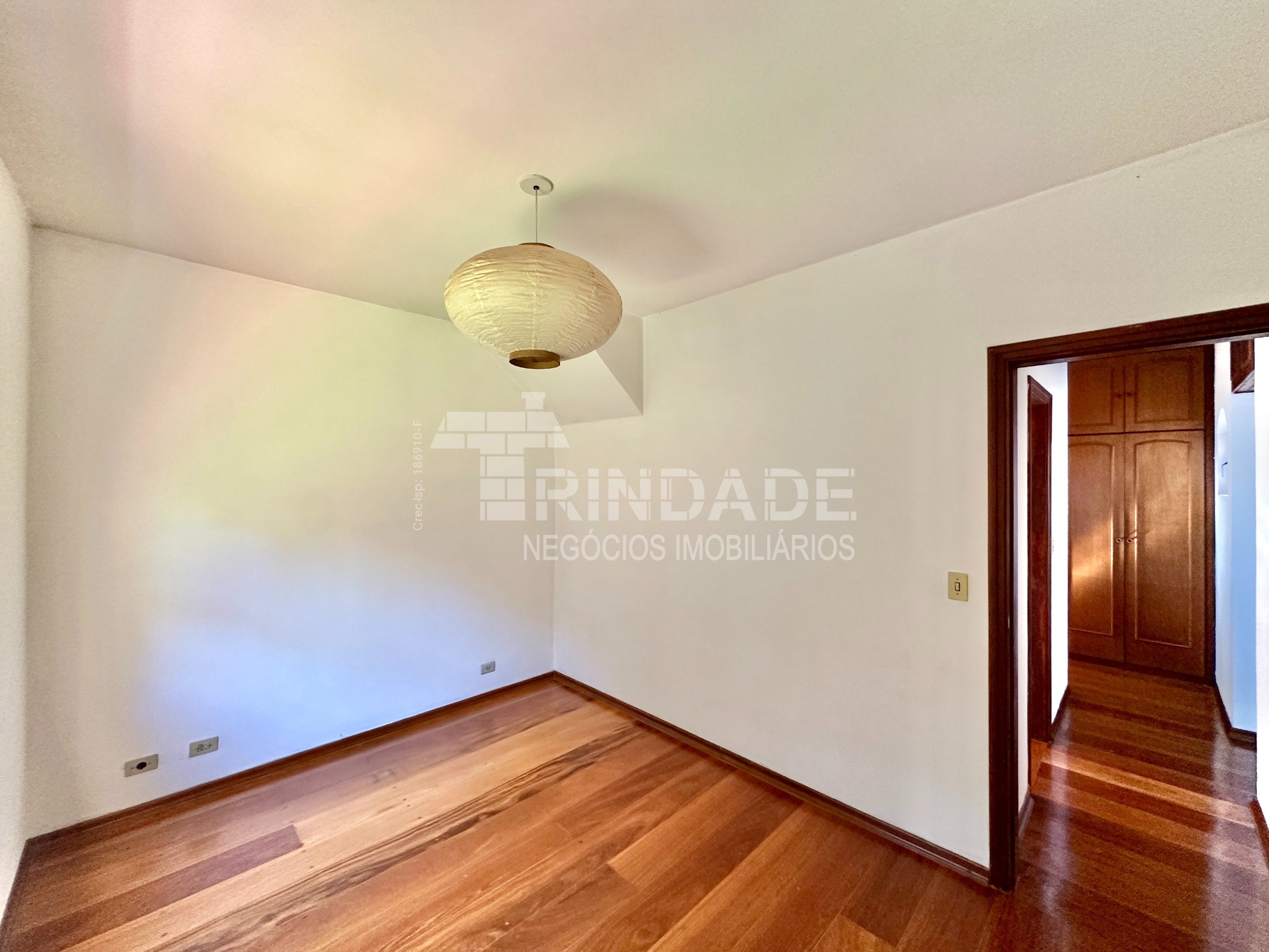Casa com 4 dormitórios na Granja Viana / 322m², foto 12 de 52