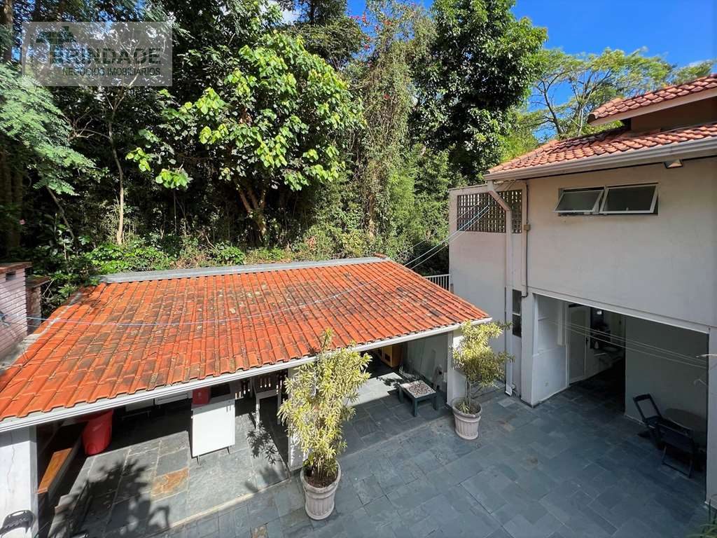2 casas independentes, porém interligadas! Total de 5 dormitórios / 3 suítes na Granja Viana, foto 45 de 47