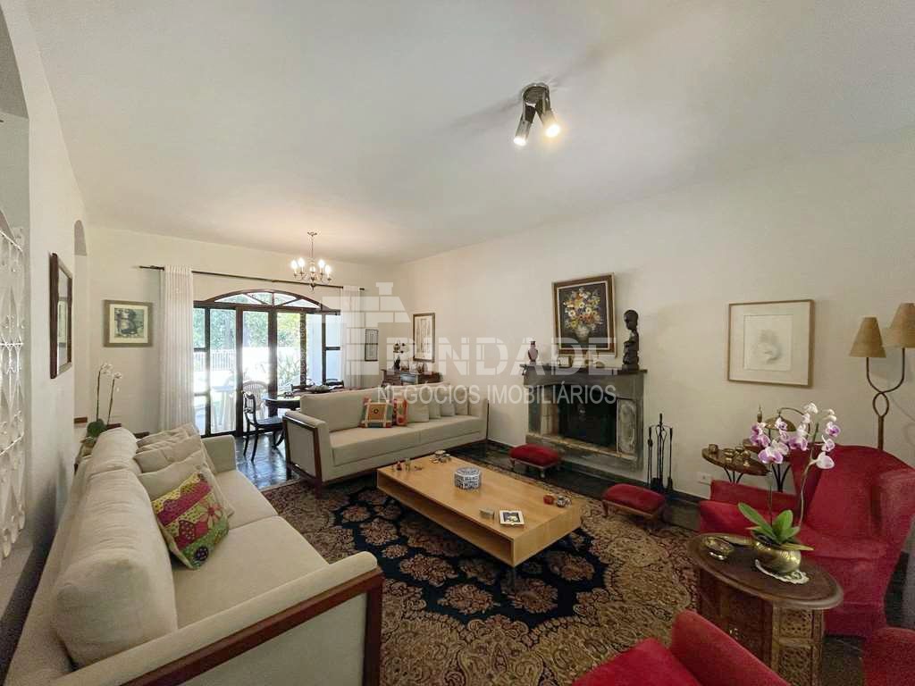 Linda Casa com 4 dormitórios / 2 suíte na Granja Viana, foto 13 de 55