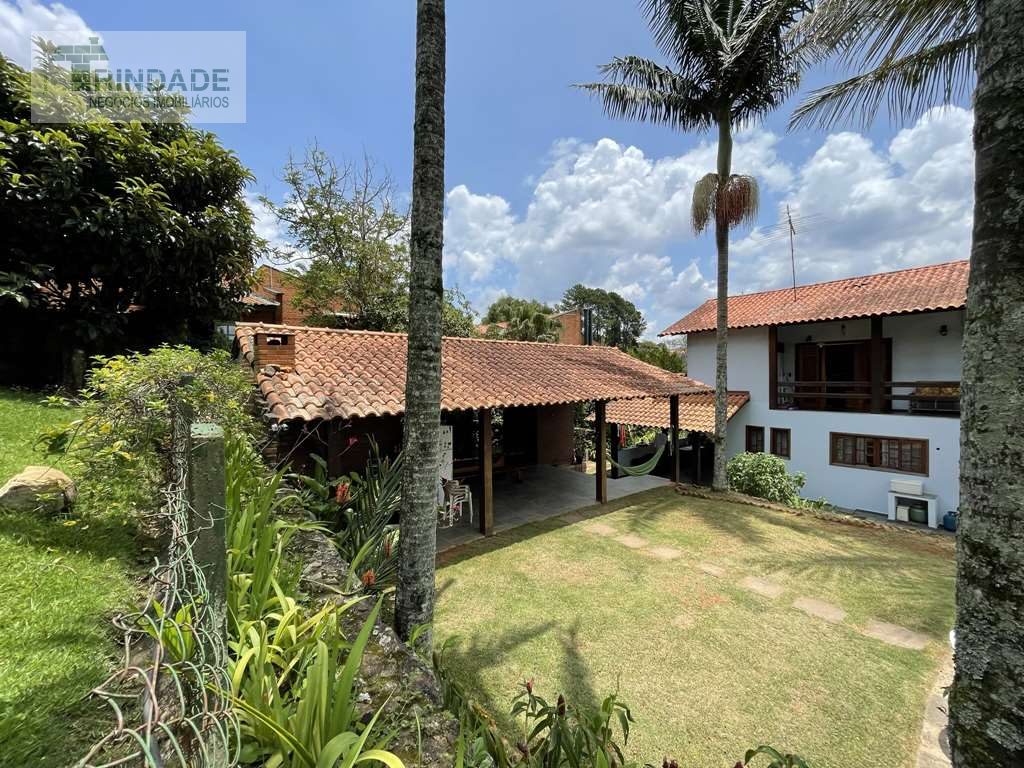 Casa confortável com 6 dormitórios / 1 suíte na Granja Viana, foto 39 de 48