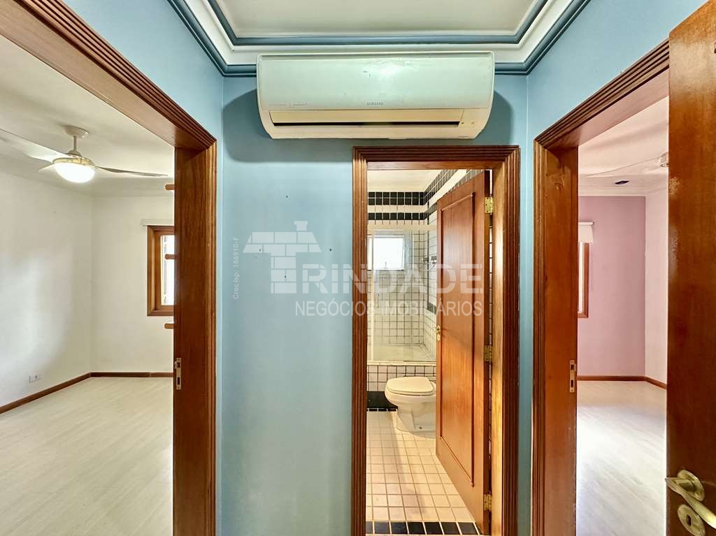 Casa Impecável com 4 dormitórios / 2 suítes na Granja Viana, foto 30 de 55