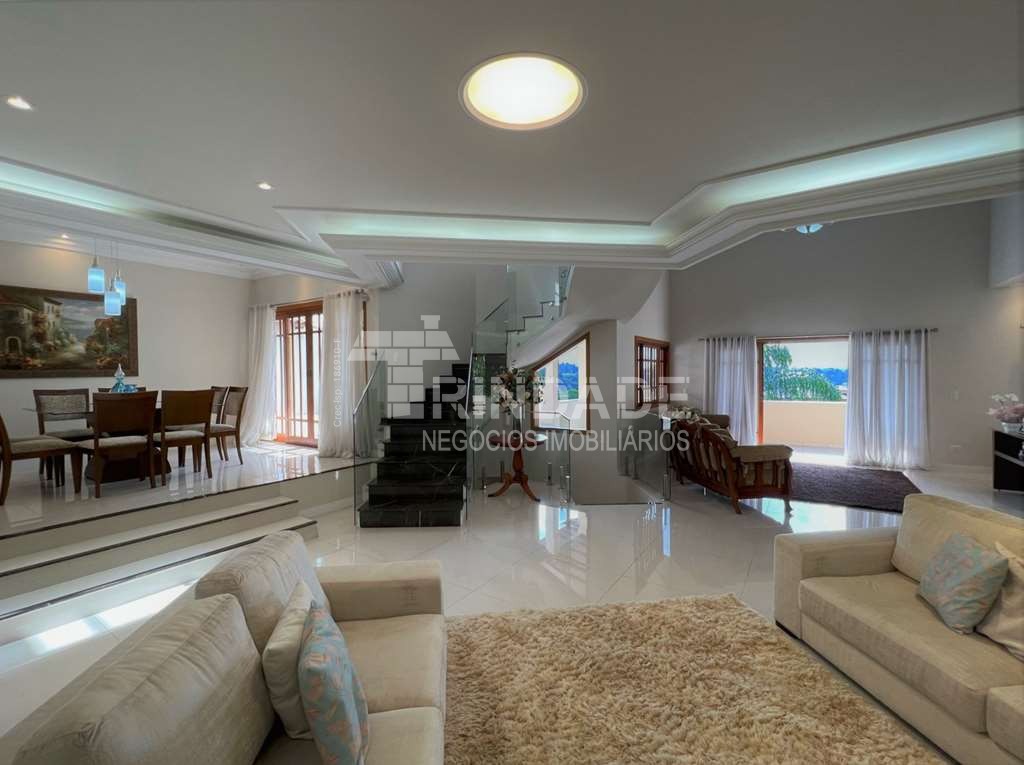 Casa impecável com 4 dormitórios / 3 suítes na Granja Viana, foto 11 de 48