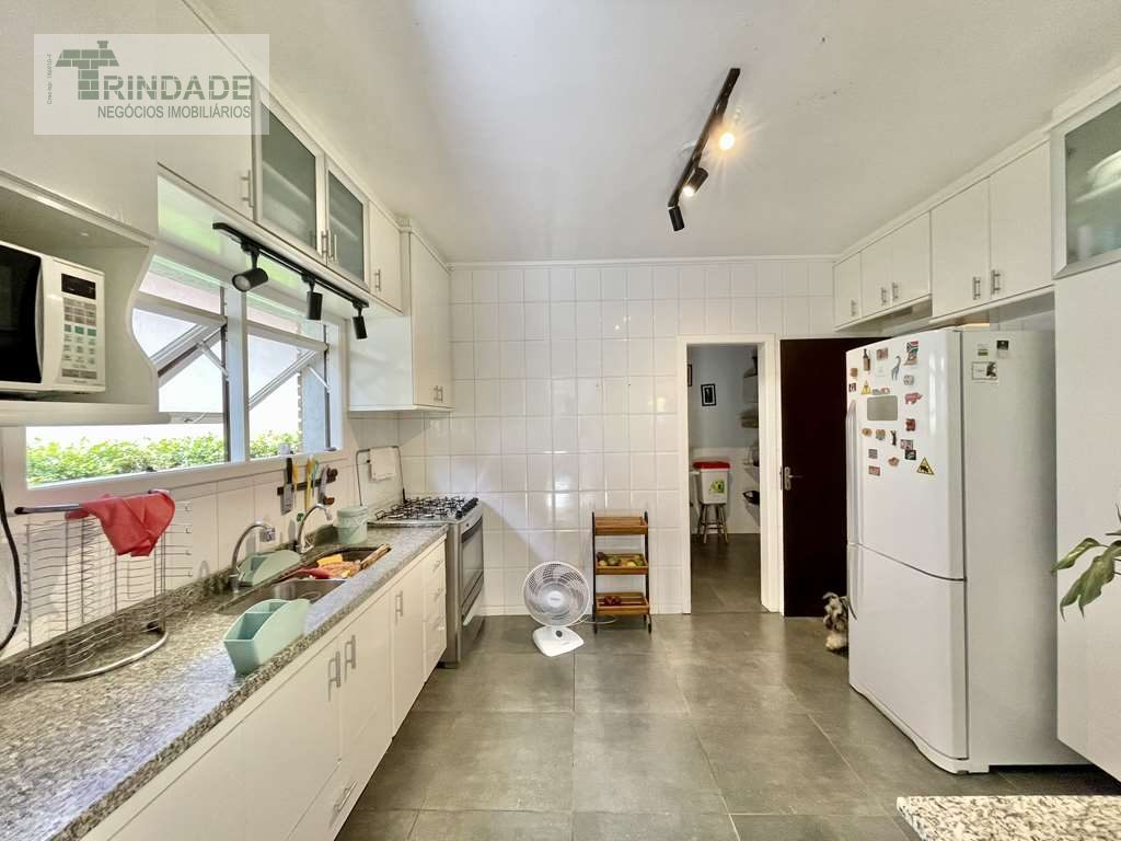 Casa com 4 dormitórios / 2 suíte na Granja Viana, foto 23 de 53