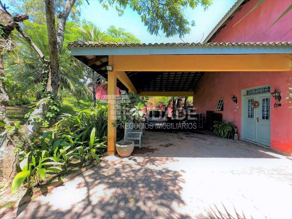 Casa com 5 dormitórios / 2suítes - Rústica e gourmet na Granja Viana, foto 2 de 65