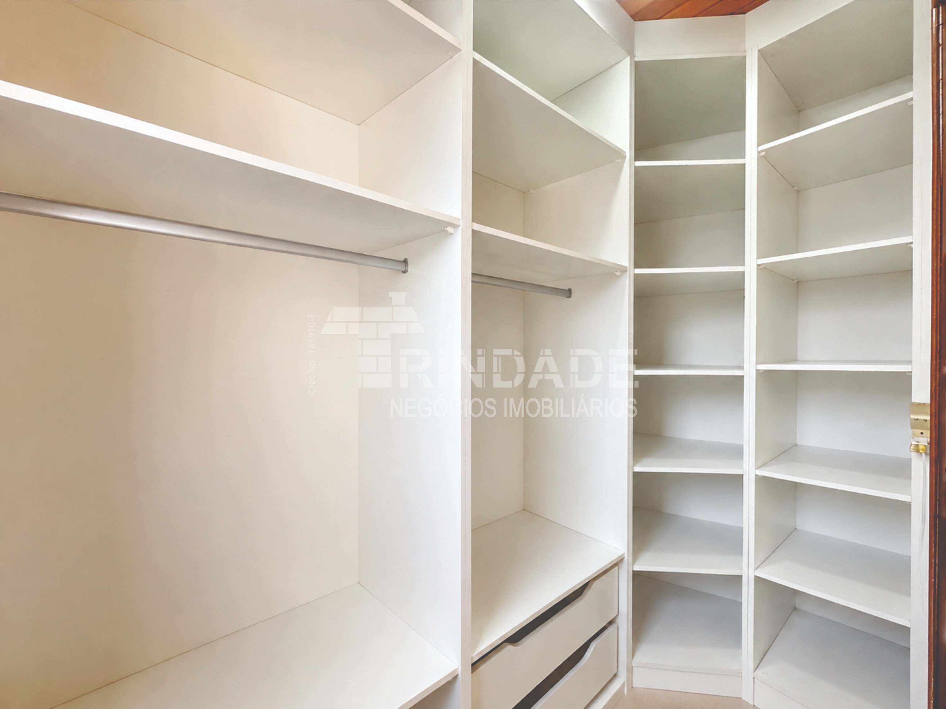 Casa Térrea Impecável com 3 dormitórios / 1 suíte, foto 18 de 47