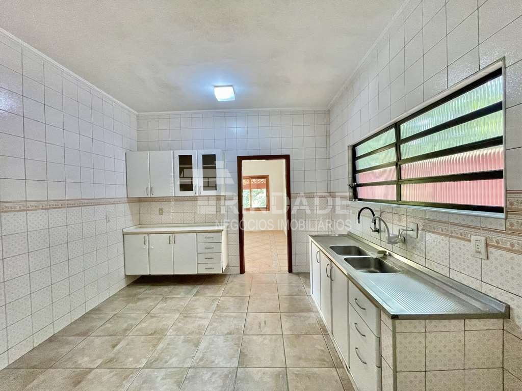 Casa com 5 dormitórios / sendo 2 suítes na Granja Viana, foto 13 de 45
