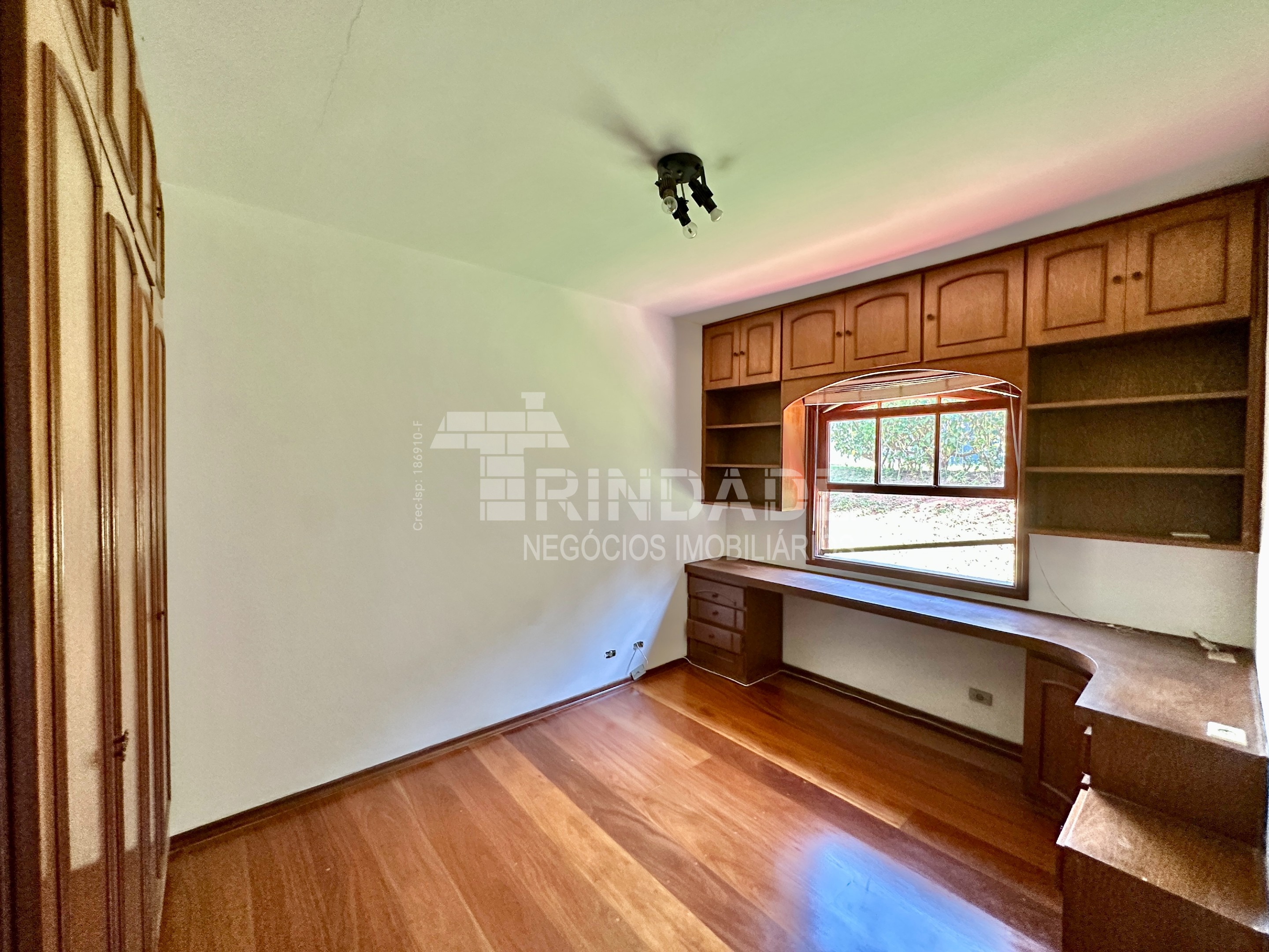 Casa com 4 dormitórios na Granja Viana / 322m², foto 31 de 52