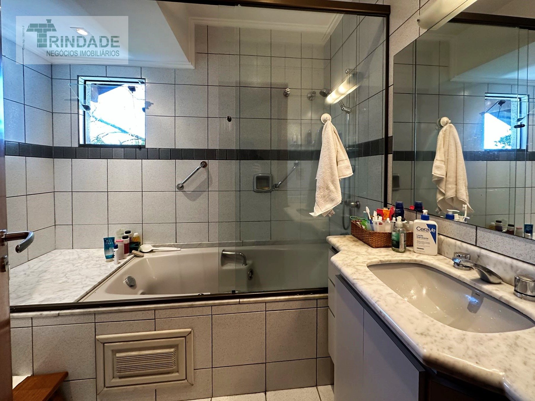 Casa em terreno de 10.490m² - Ideal para morar ou investir na Granja Viana, foto 31 de 48