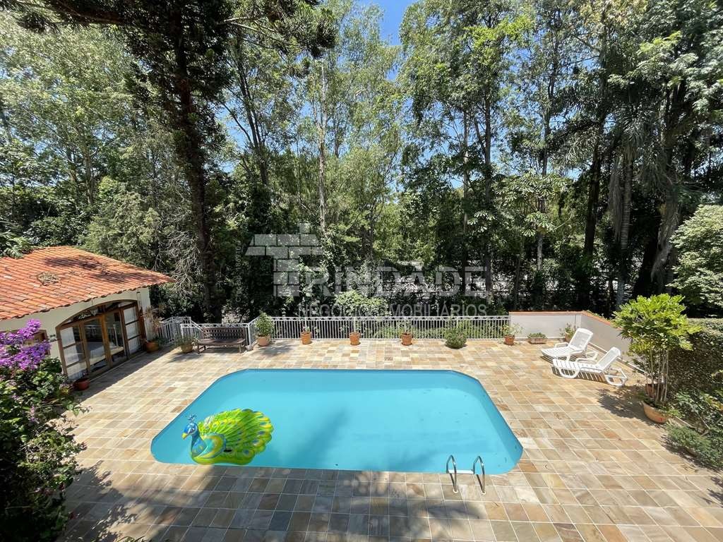 Linda Casa com 4 dormitórios / 2 suíte na Granja Viana, foto 32 de 55