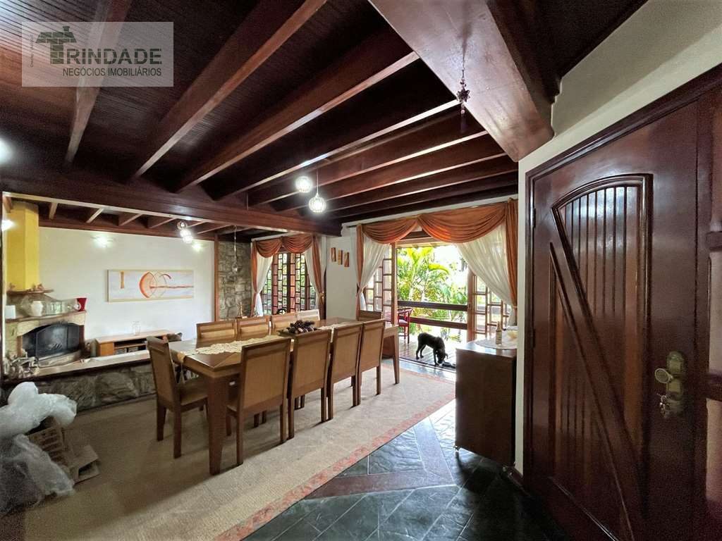 Casa confortável com 6 dormitórios / 1 suíte na Granja Viana, foto 7 de 48