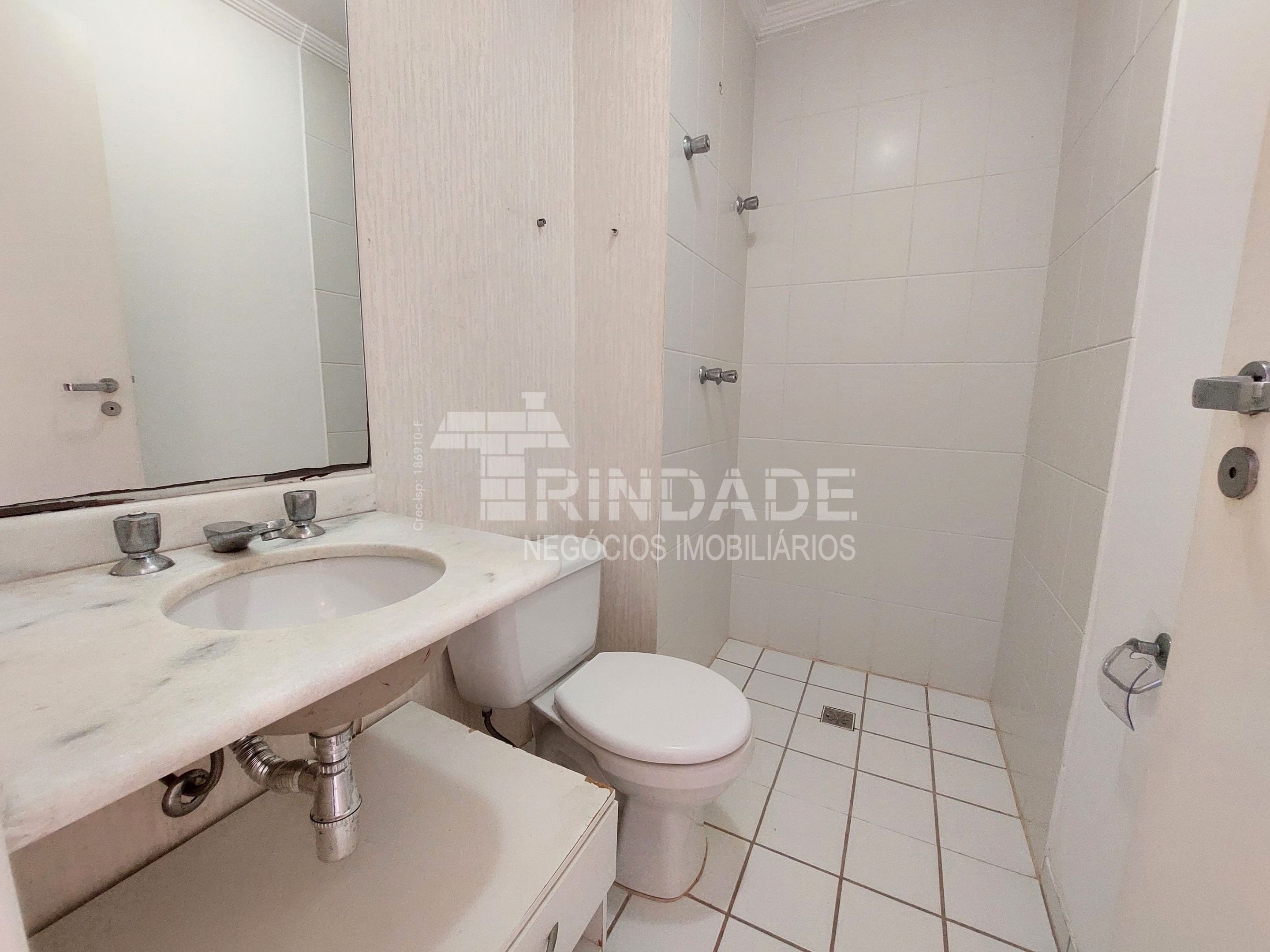Linda Casa com 3 dormitórios / 1 suíte na Granja Viana, foto 12 de 48