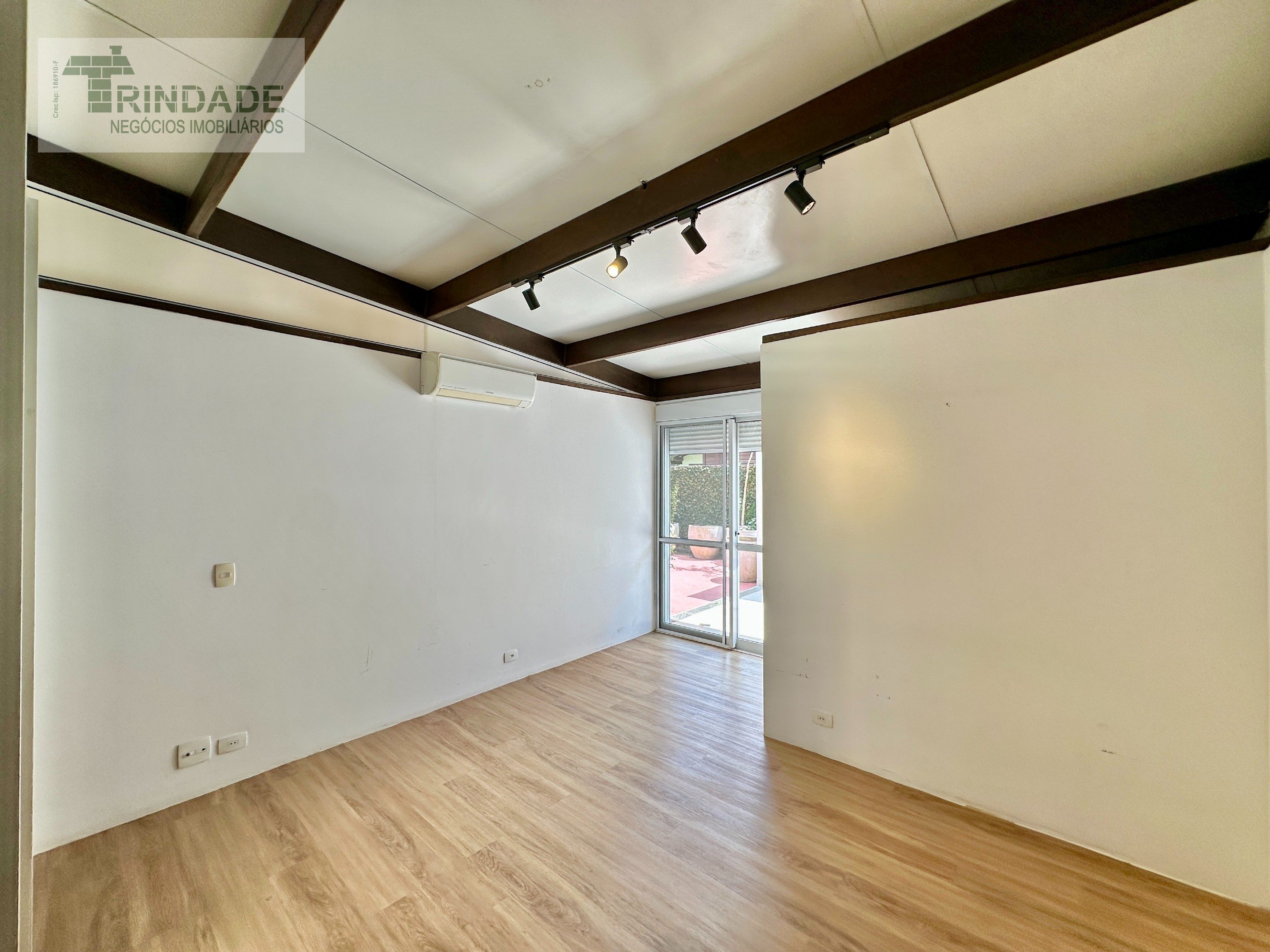 Casa térrea moderna com 3 suítes na Granja Viana, foto 42 de 56