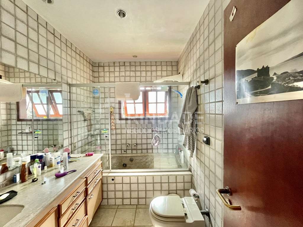 Linda casa com 5 suítes no miolo da Granja Viana, foto 40 de 53
