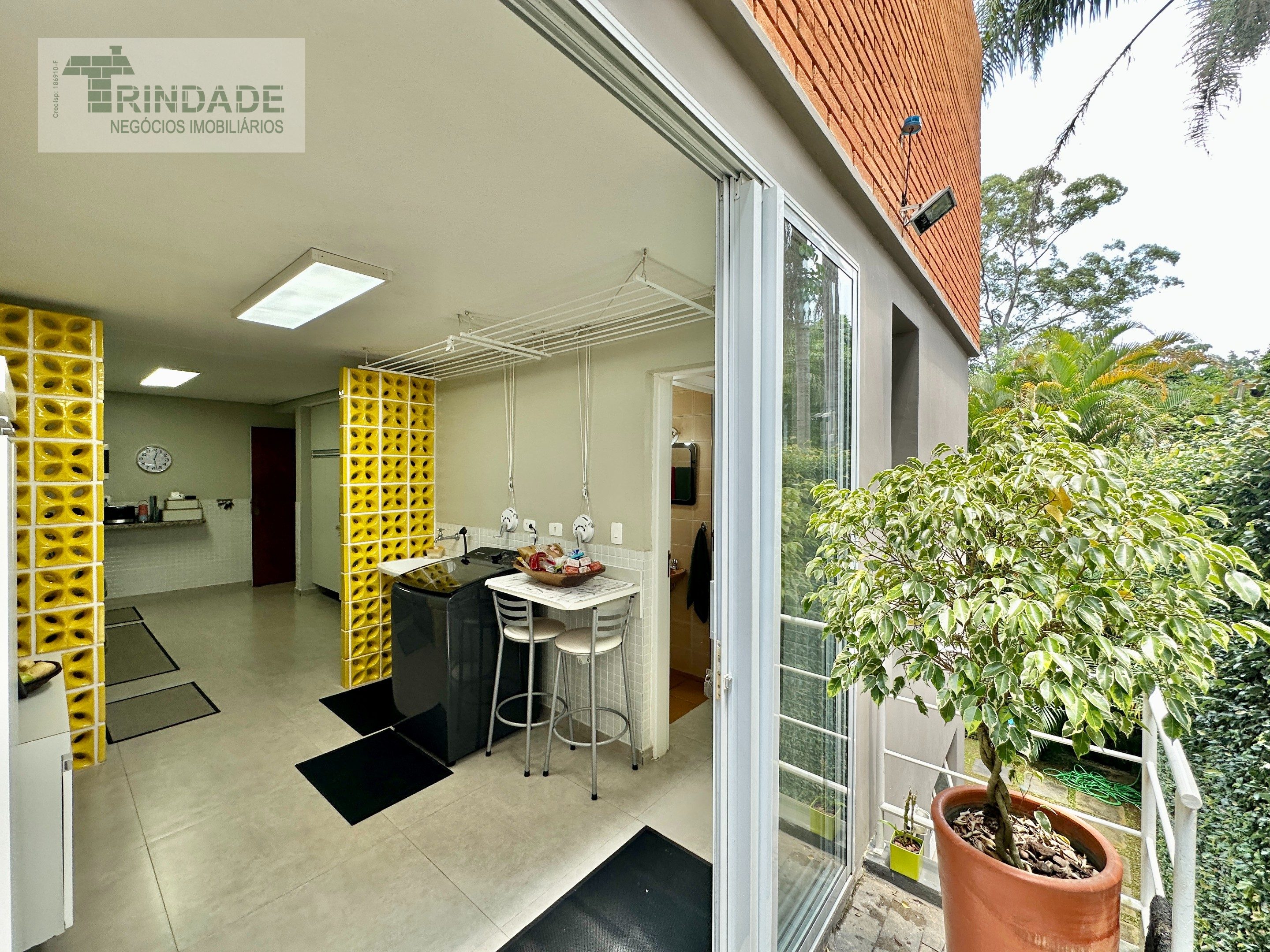 Casa com 4 dormitórios / 1 suíte na Granja Viana, foto 34 de 54