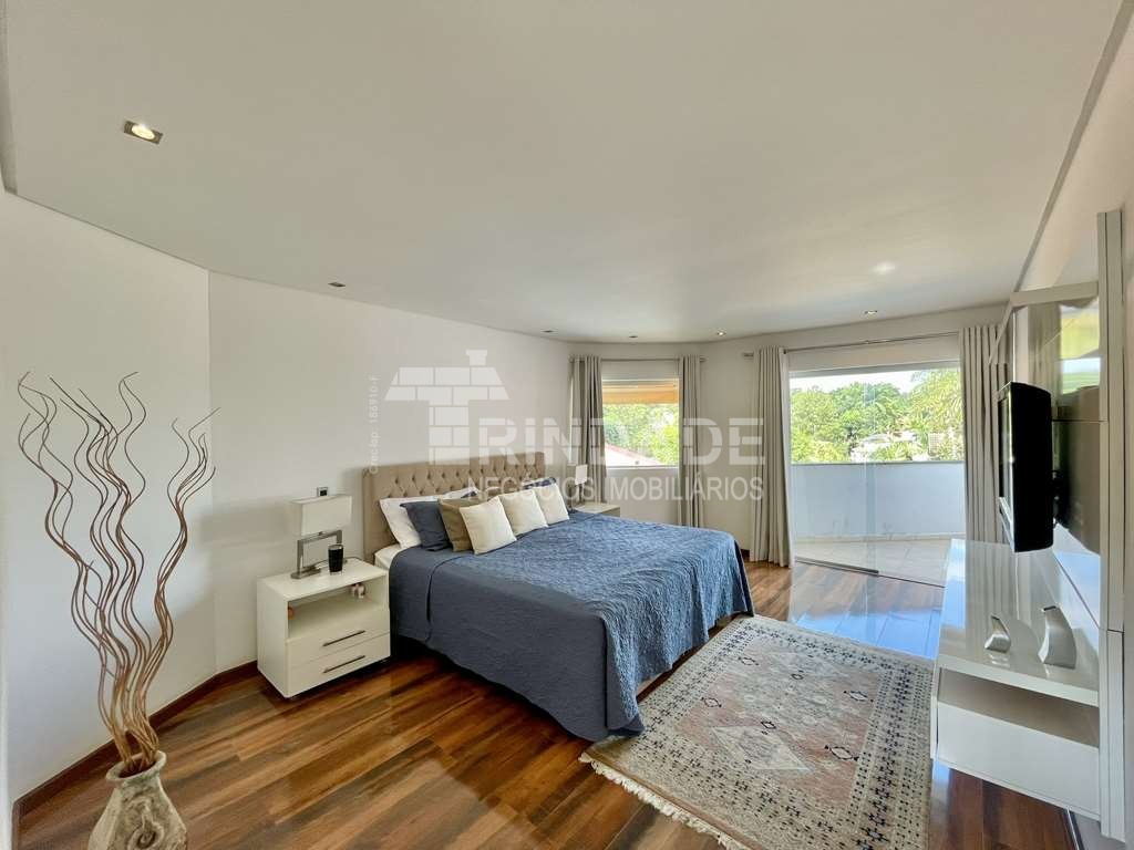 Ótima casa com 4 suítes na Granja Viana, foto 51 de 52