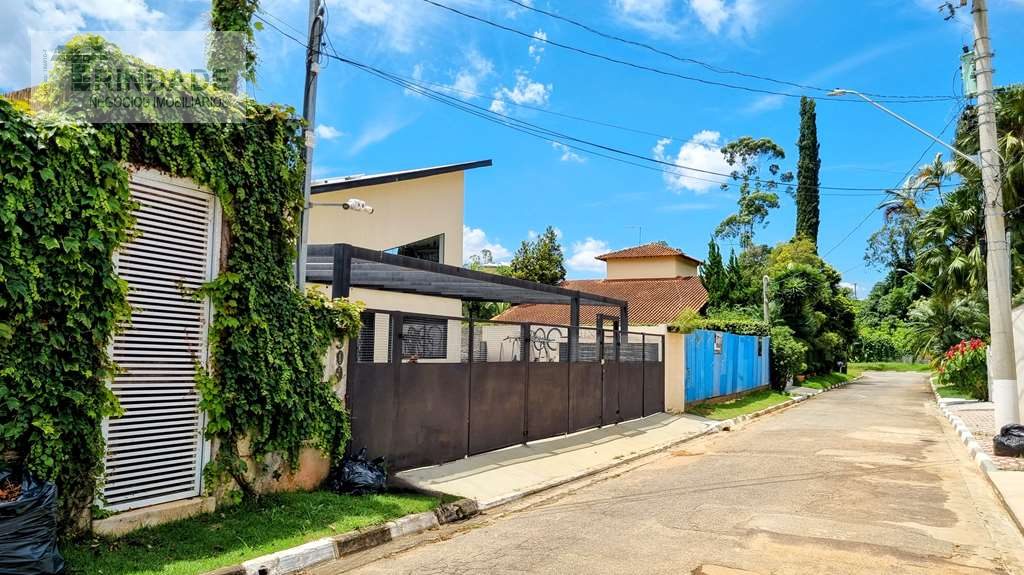 Linda casa térrea com 3 suítes na Granja Viana, foto 22 de 48