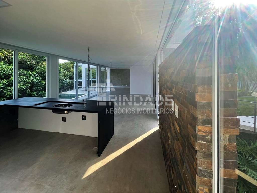 Casa zero km moderna com 4 suítes na Granja Viana, foto 18 de 47