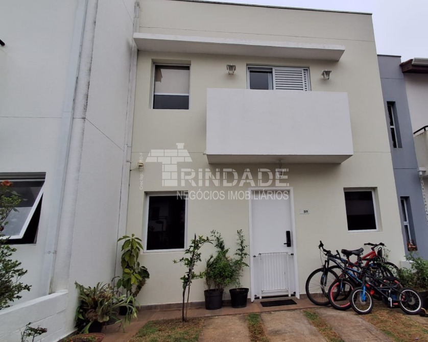 Casa com 3 dormitórios / 1 suíte na Granja Viana, foto 1 de 32