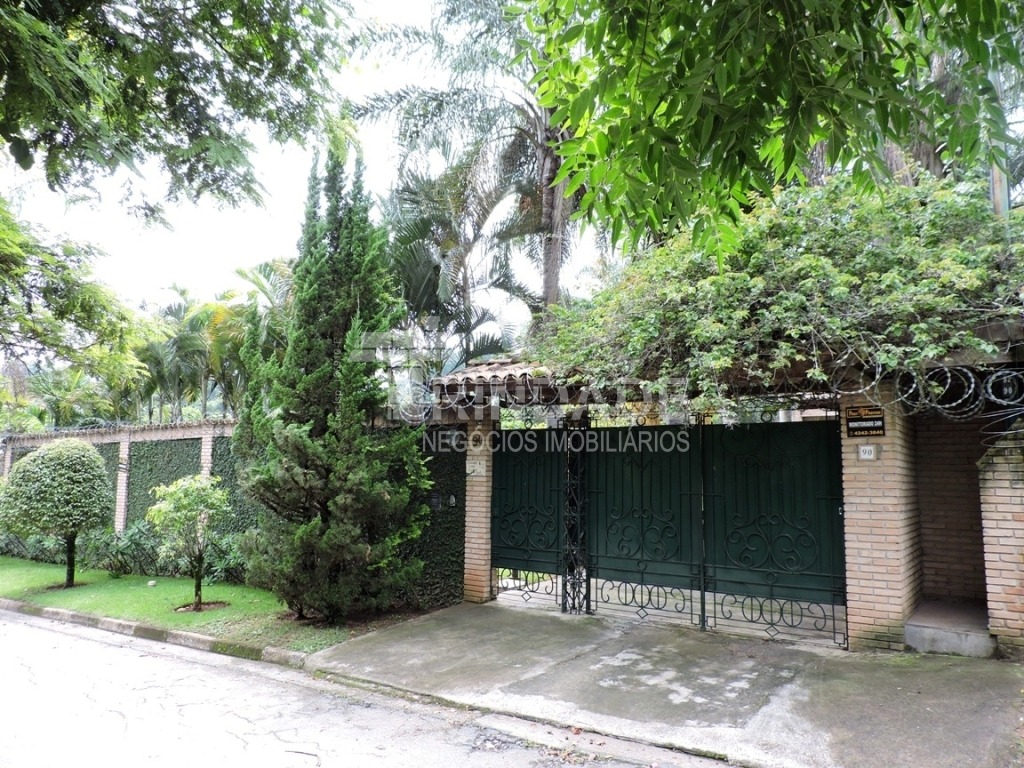 Casa com 5 dormitórios / sendo 3 suítes na Granja Viana por 1.690.000,00, foto 2 de 28