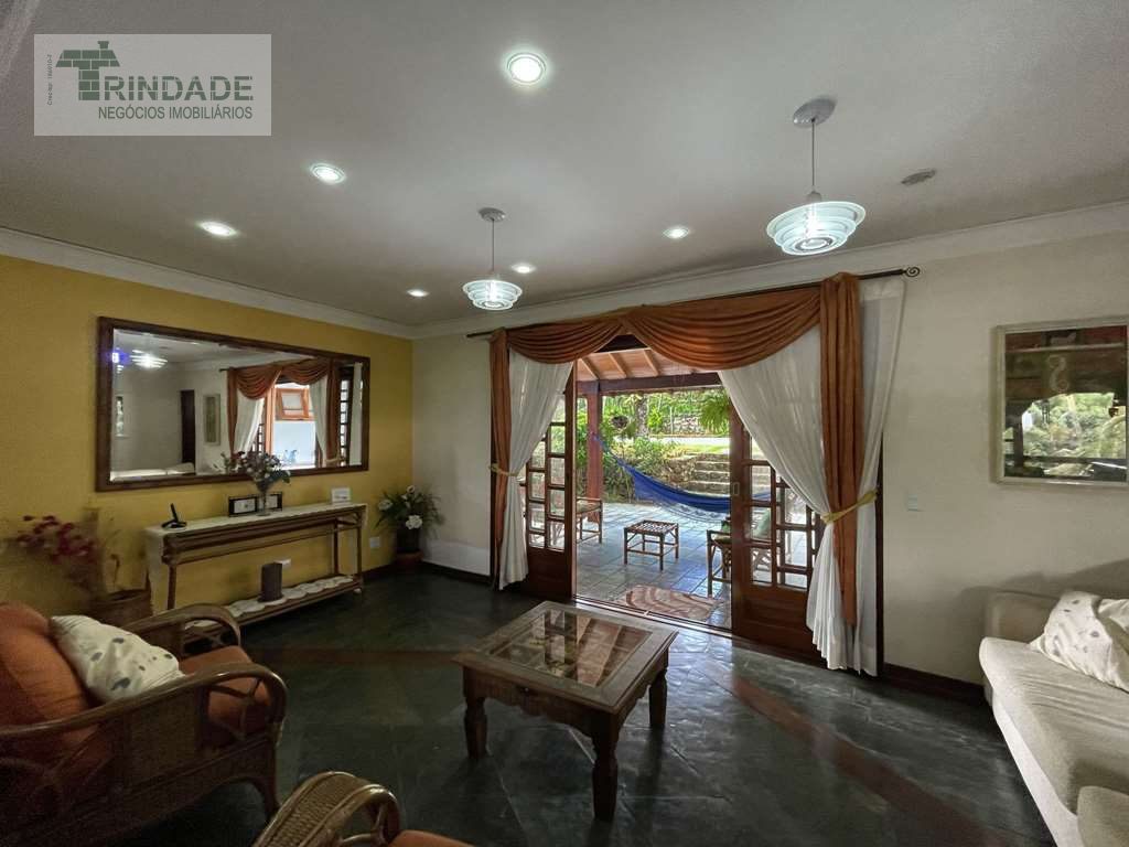 Casa confortável com 6 dormitórios / 1 suíte na Granja Viana, foto 17 de 48
