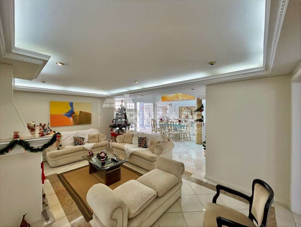 Linda casa com 4 suítes na Granja Viana, foto 11 de 49