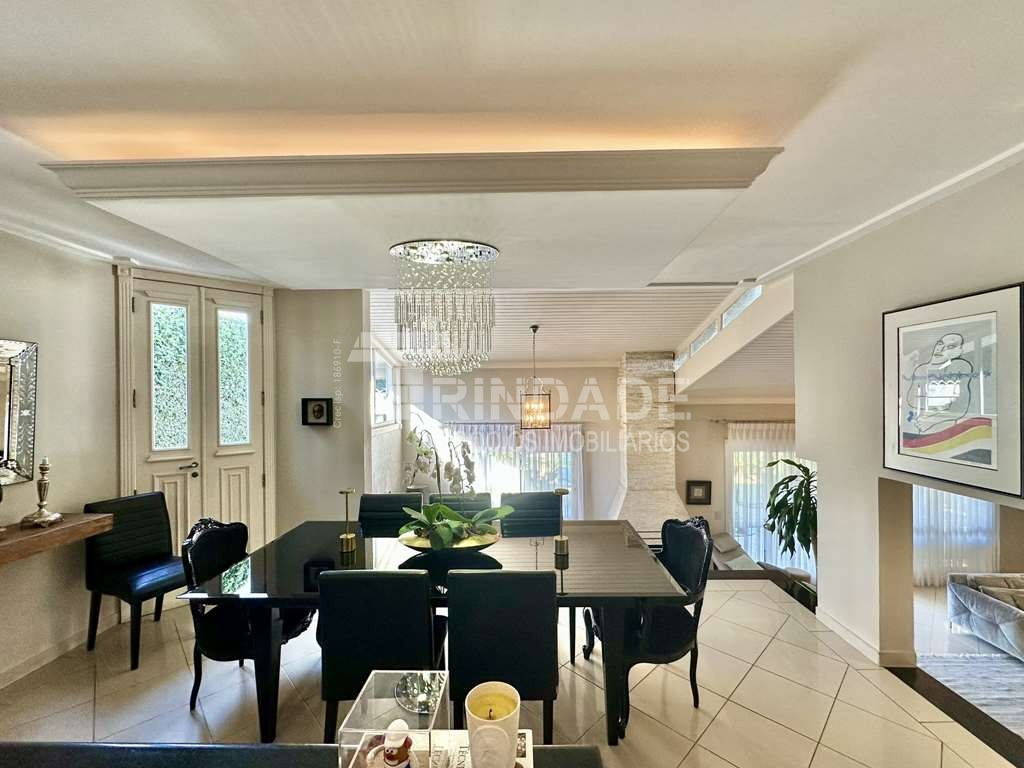 Casa impecável com 4 suítes no miolo da Granja Viana, foto 17 de 46