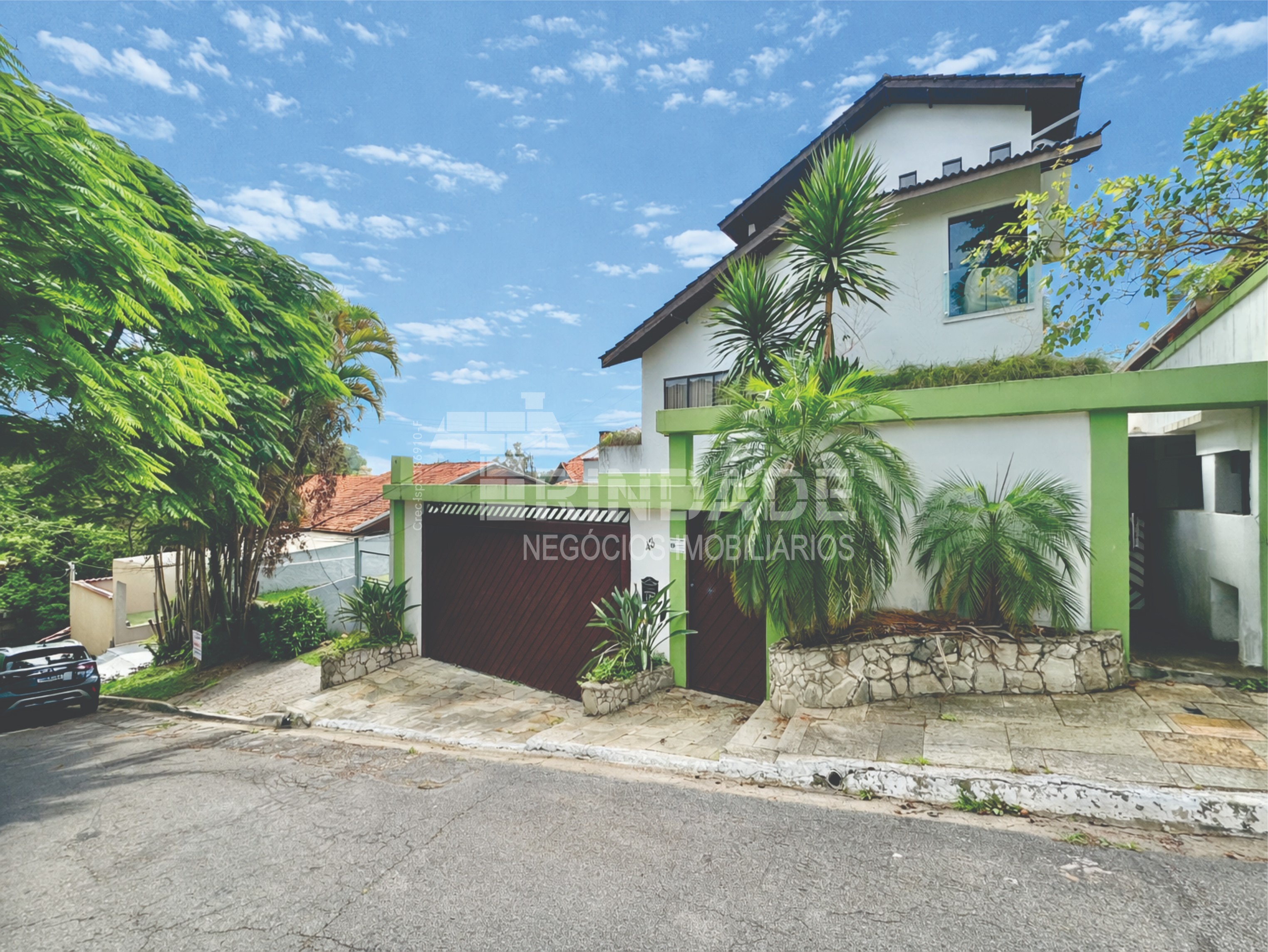 Excelente casa com 4 suítes na Granja Viana, foto 1 de 58