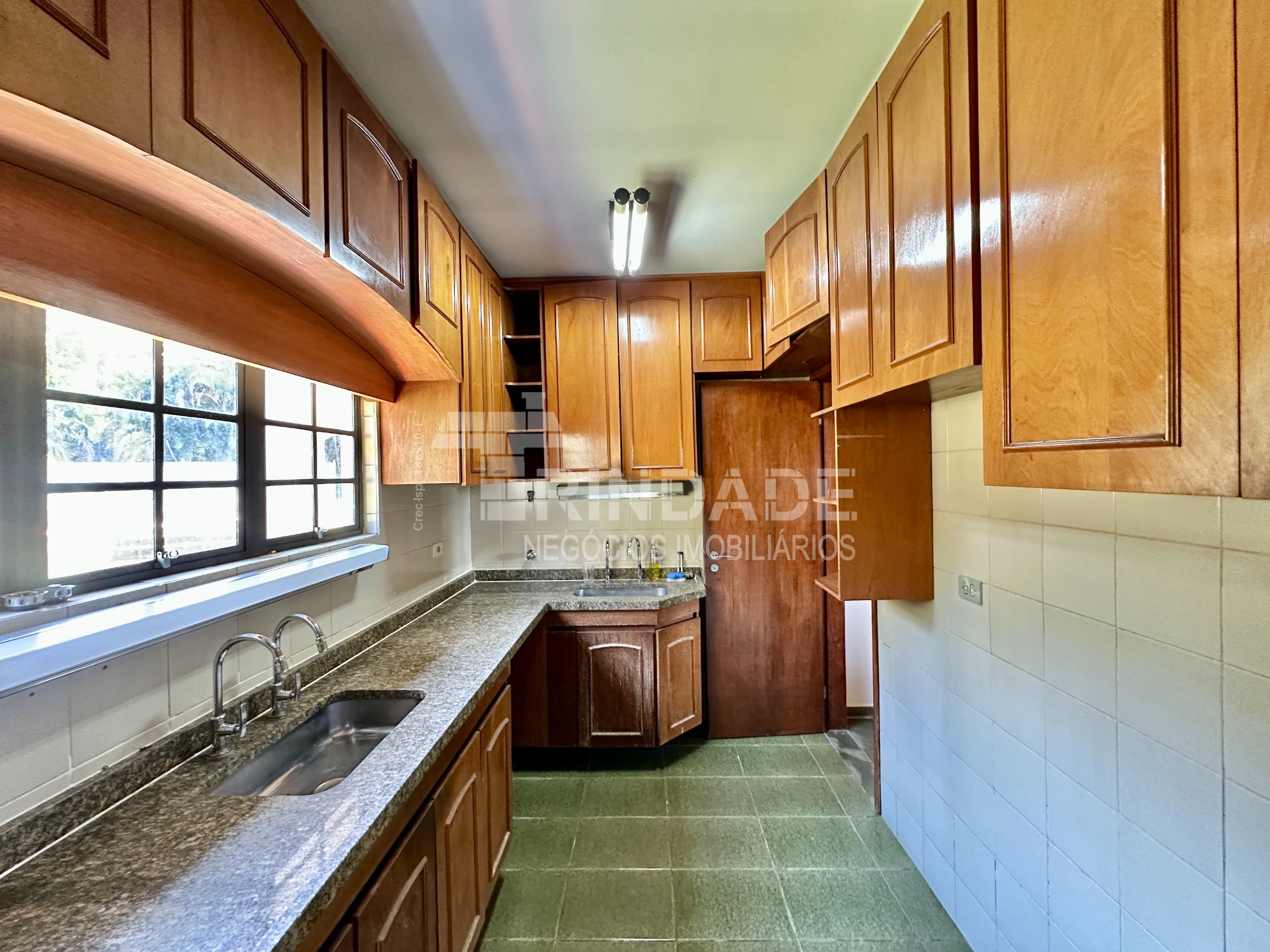 Casa com 4 dormitórios na Granja Viana / 322m², foto 20 de 52