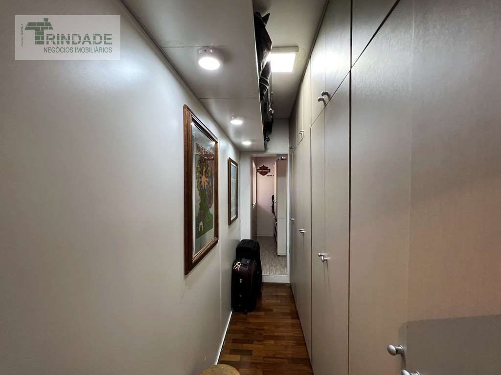 2 casas independentes, porém interligadas! Total de 5 dormitórios / 3 suítes na Granja Viana, foto 28 de 47
