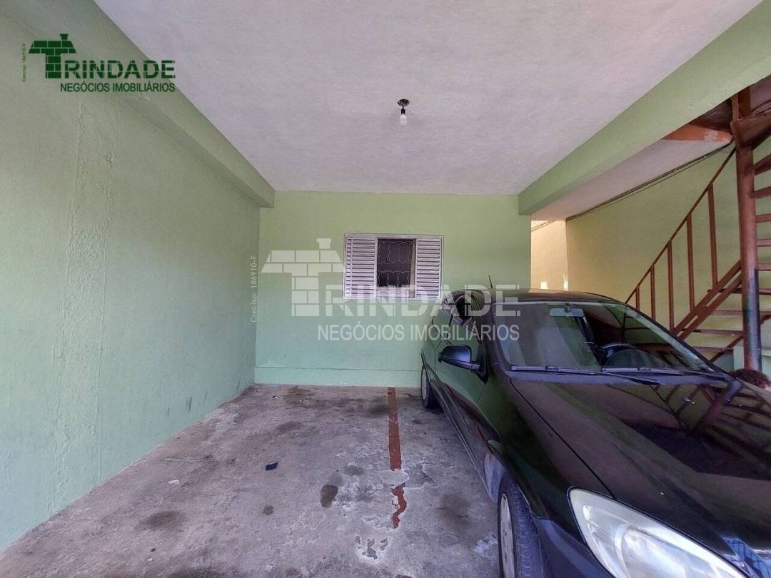 Casa com 7 dormitórios, 268 m², foto 2 de 44