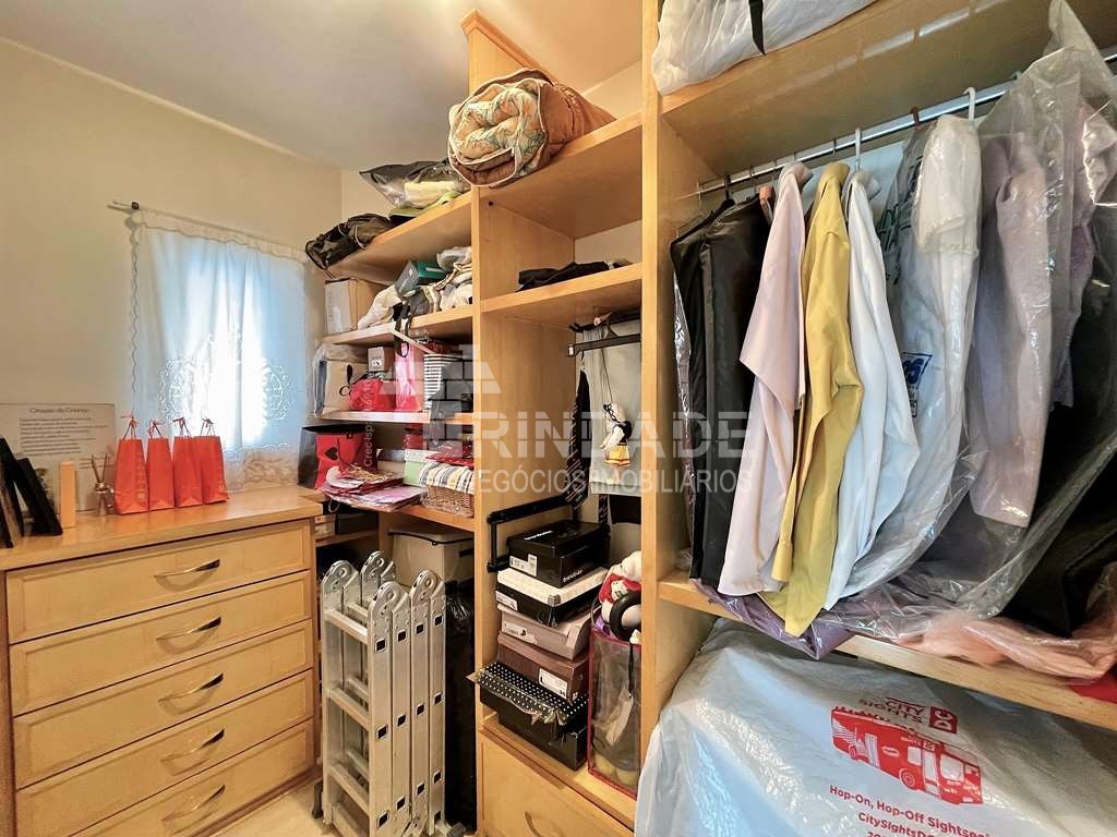 Linda casa com 4 suítes na Granja Viana, foto 31 de 49