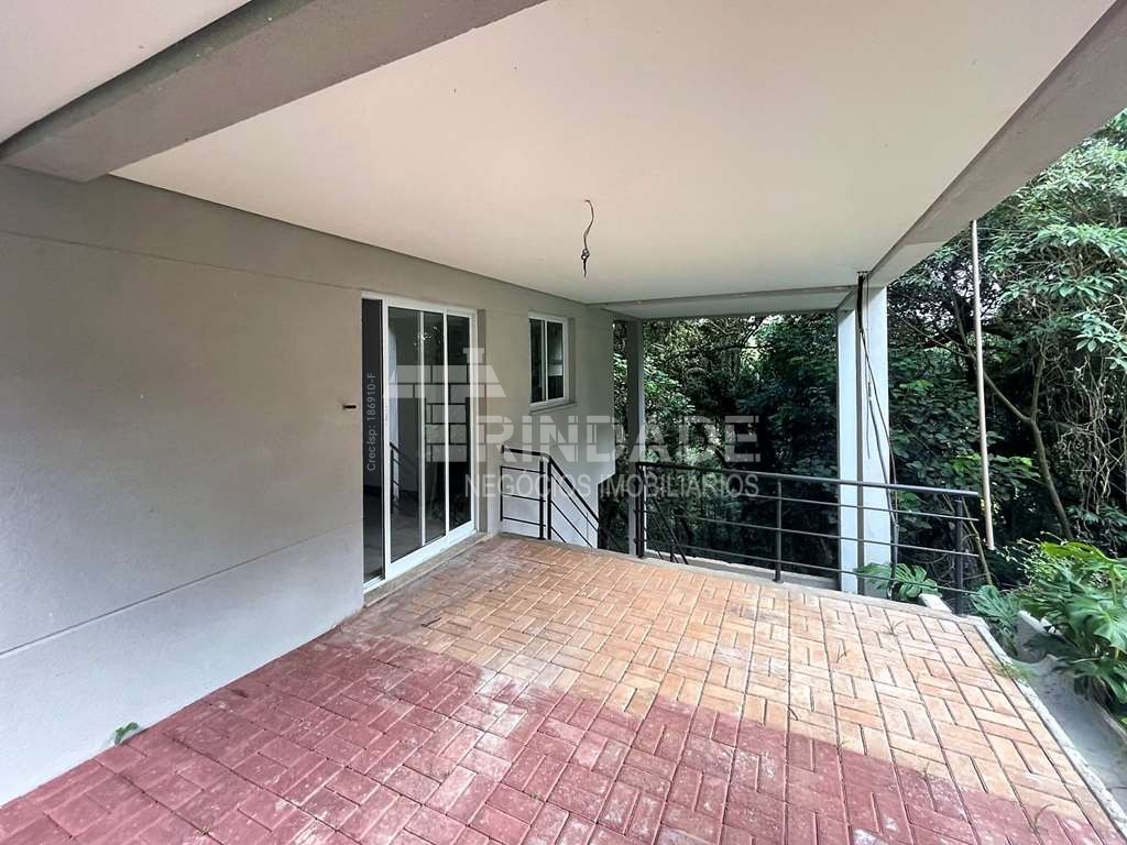 Casa zero km moderna com 4 suítes na Granja Viana, foto 45 de 47