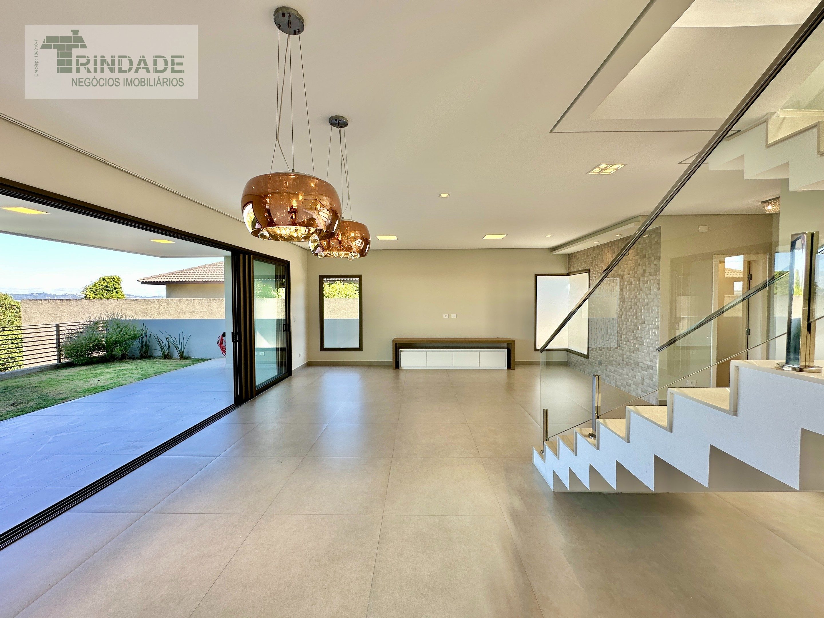 Casa impecável com 3 suítes, área gourmet, escritório e linda vista na Granja Viana, foto 14 de 56