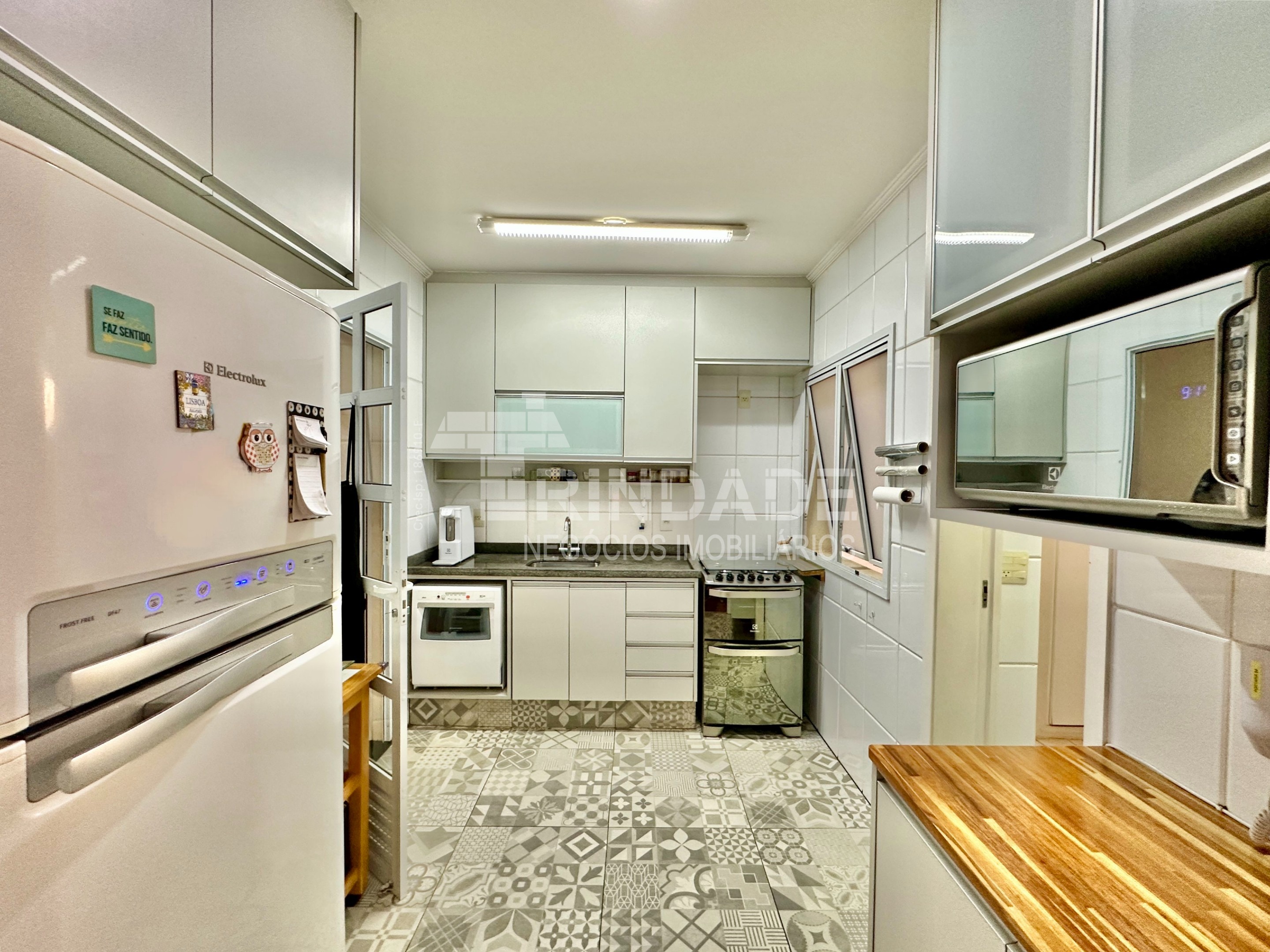 Casa Impecável na Granja Viana com 4 dormitórios / sendo 2 suítes, foto 6 de 51