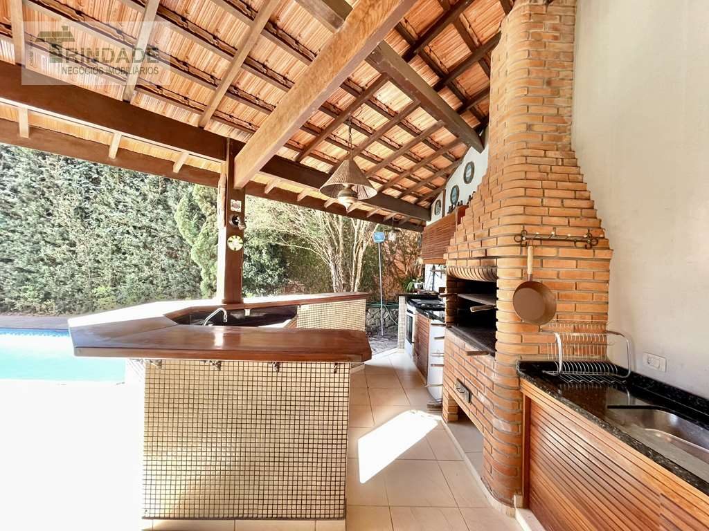 Linda casa c/ 4 suítes, lareira, gourmet e piscina!, foto 21 de 54