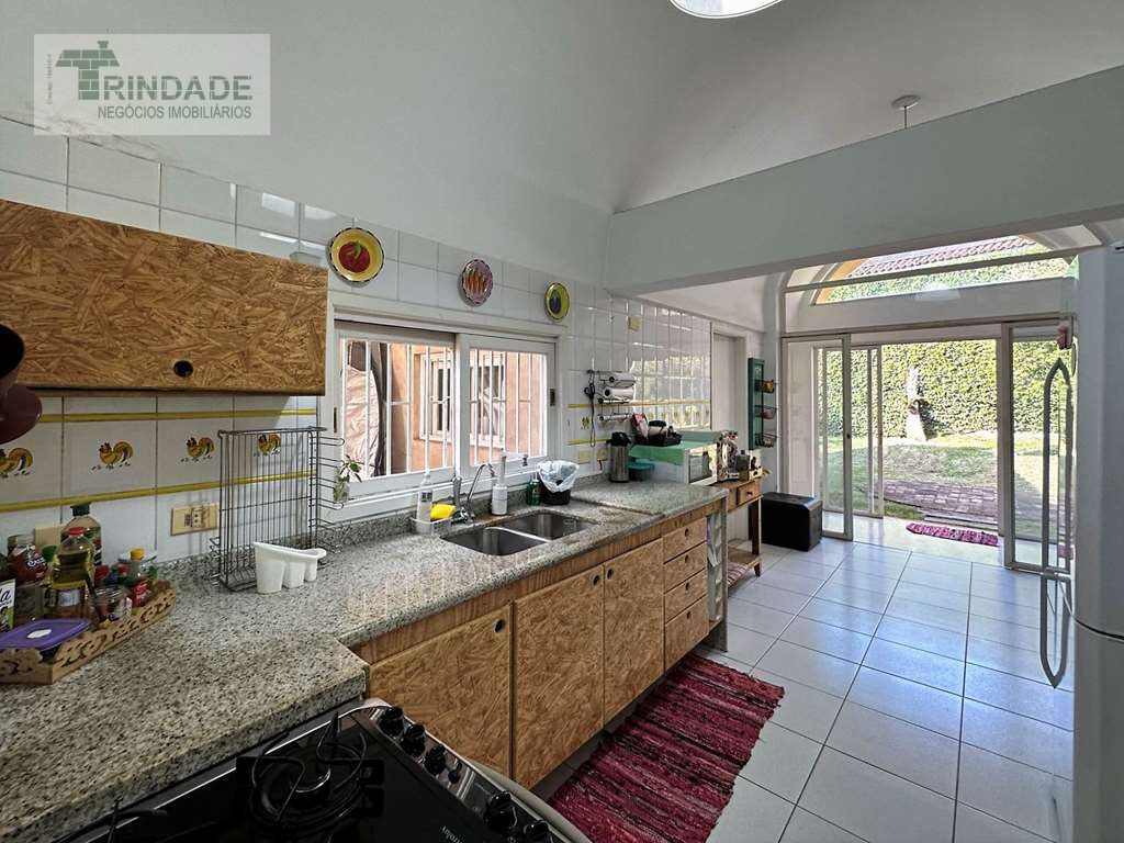 Casa térrea com 3 suítes na Granja Viana, foto 27 de 42