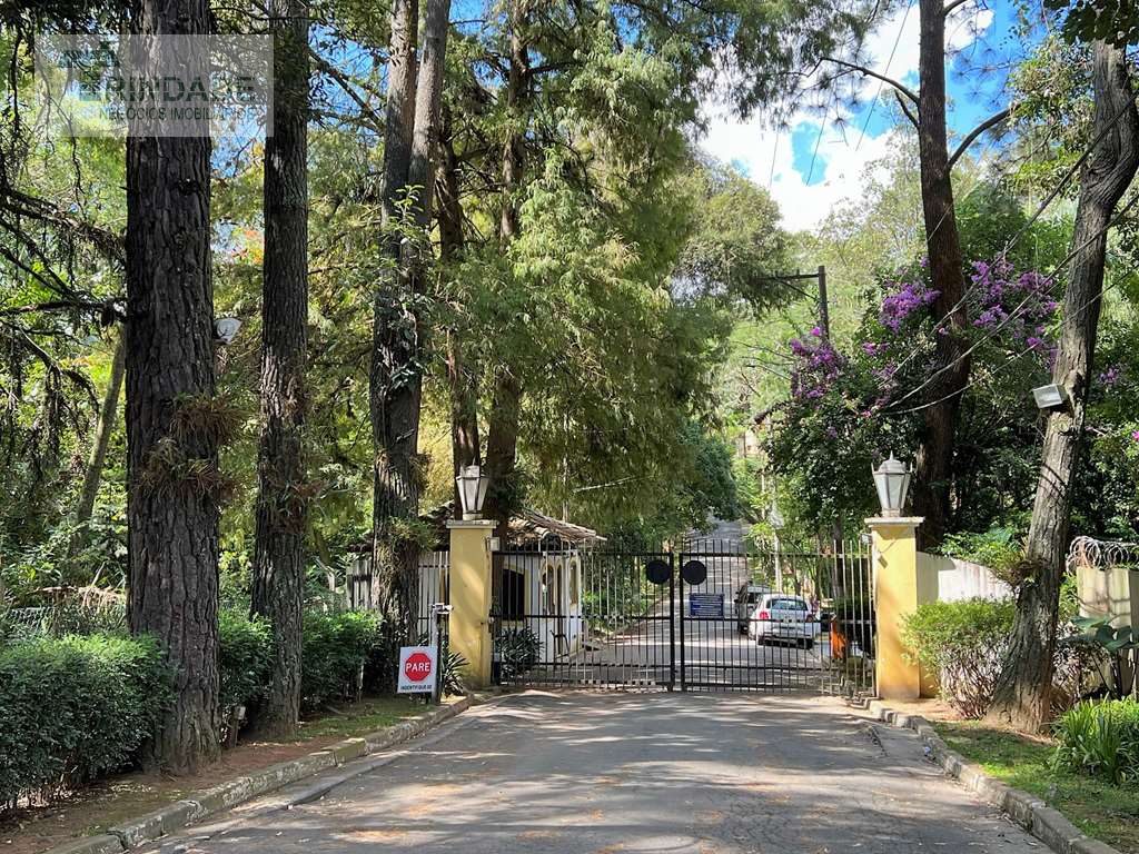 2 casas independentes, porém interligadas! Total de 5 dormitórios / 3 suítes na Granja Viana, foto 46 de 47