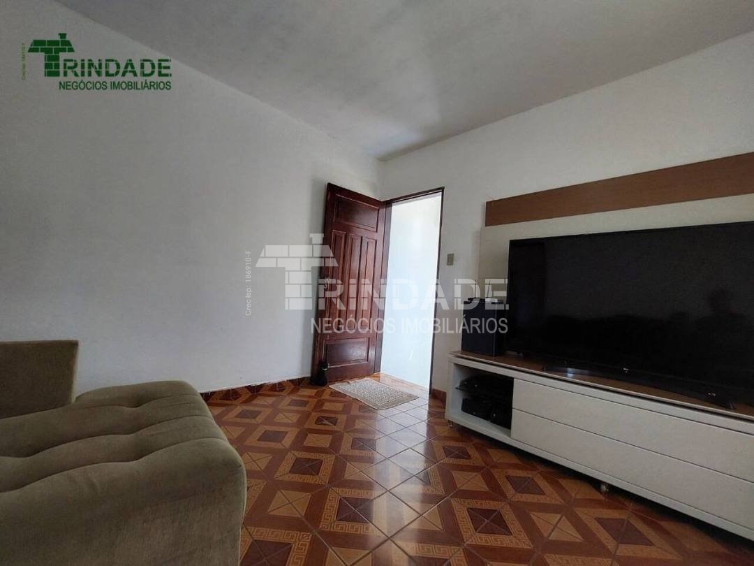 Casa com 7 dormitórios, 268 m², foto 11 de 44
