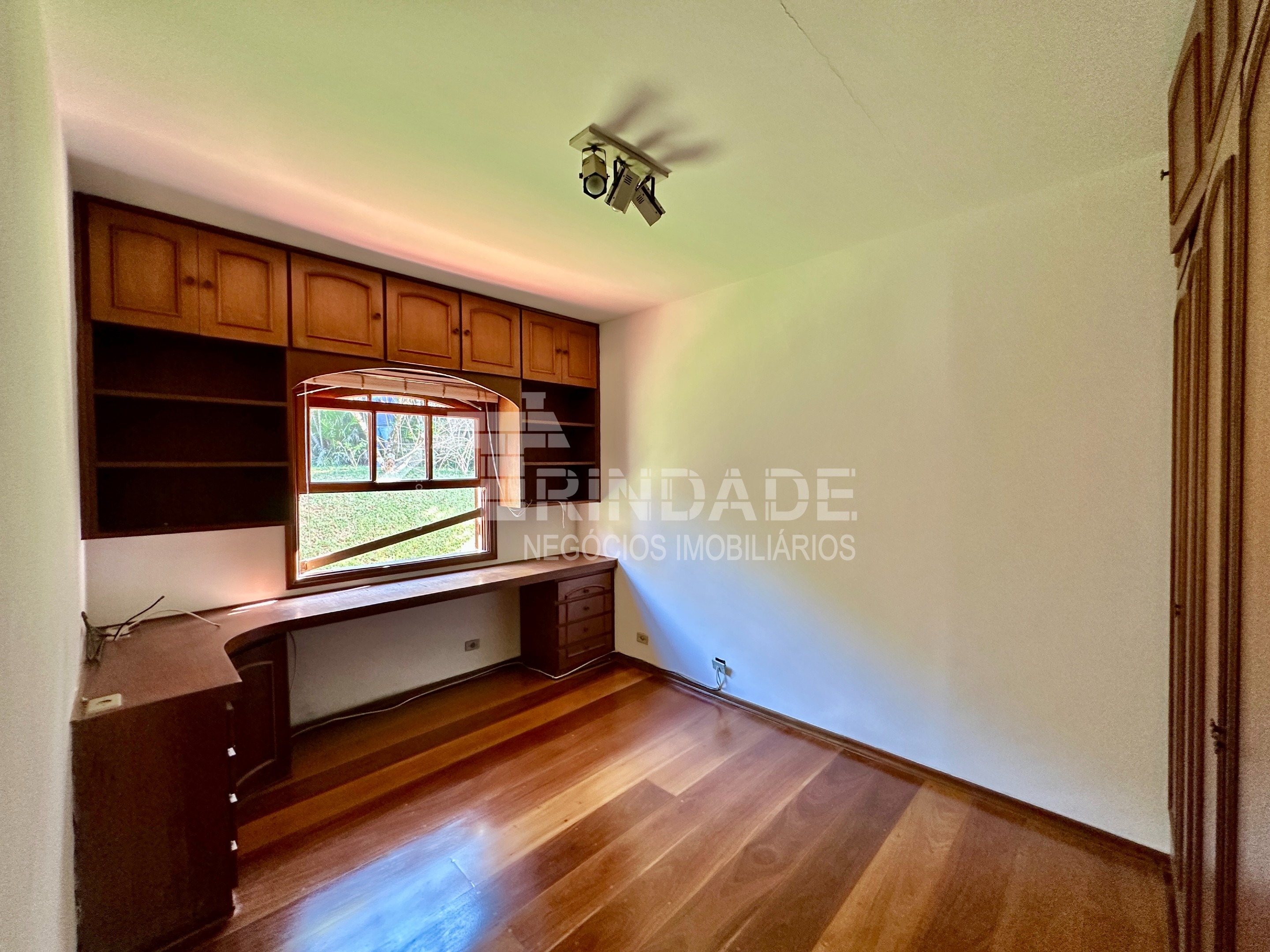 Casa com 4 dormitórios na Granja Viana / 322m², foto 32 de 52