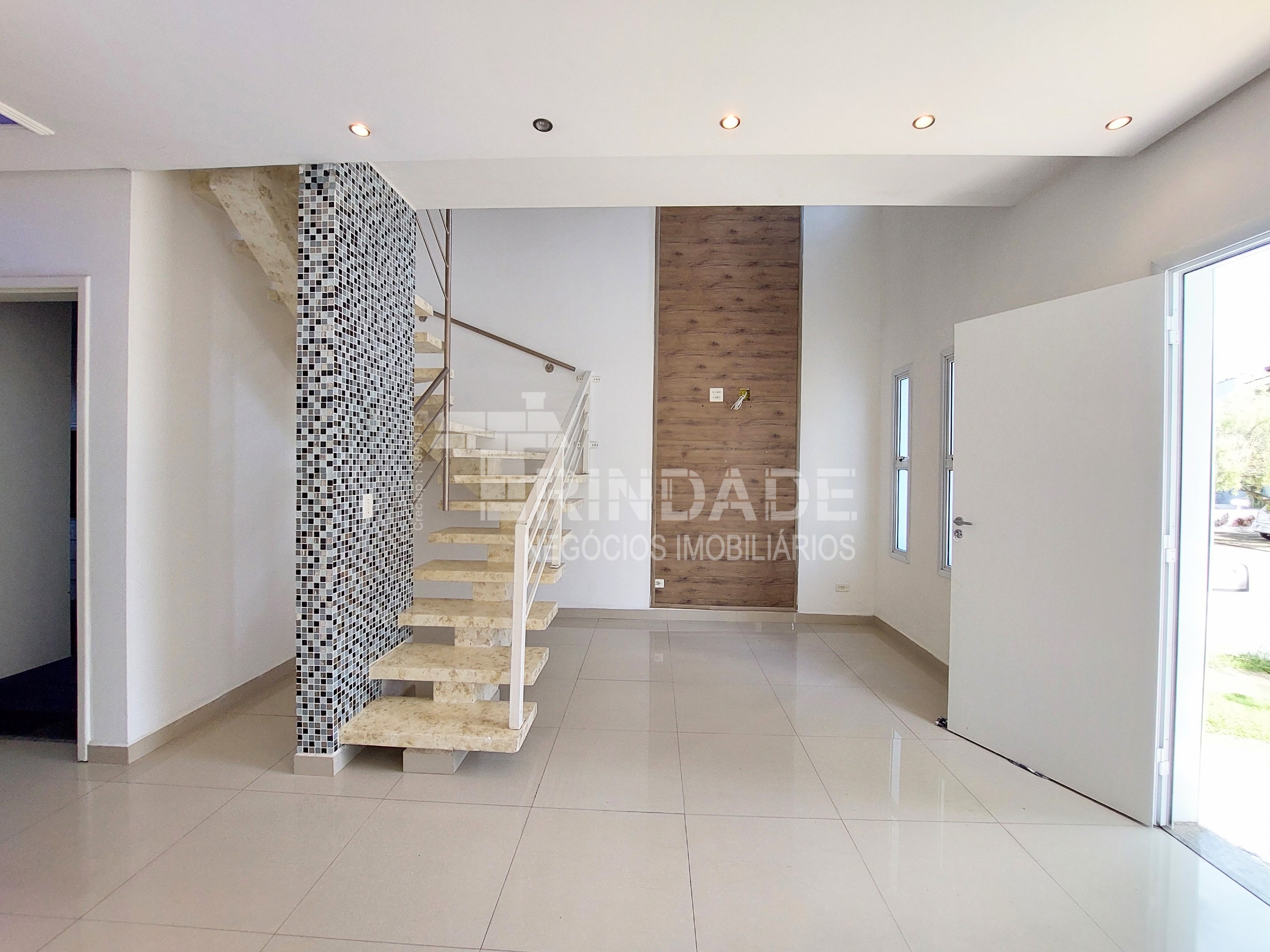 Linda Casa com 3 dormitórios / 1 suíte na Granja Viana, foto 5 de 48