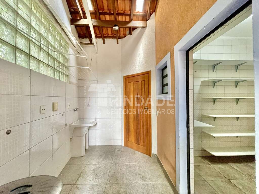 Casa com 5 dormitórios / sendo 2 suítes na Granja Viana, foto 20 de 45