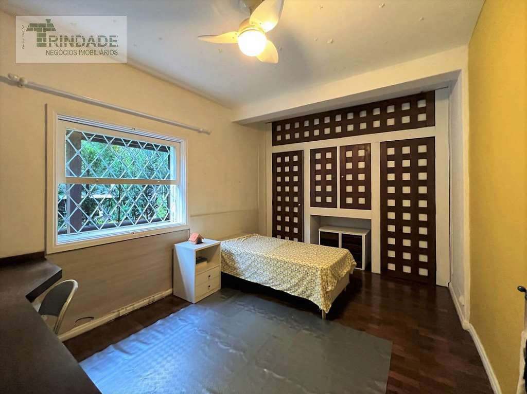 2 casas independentes, porém interligadas! Total de 5 dormitórios / 3 suítes na Granja Viana, foto 41 de 47