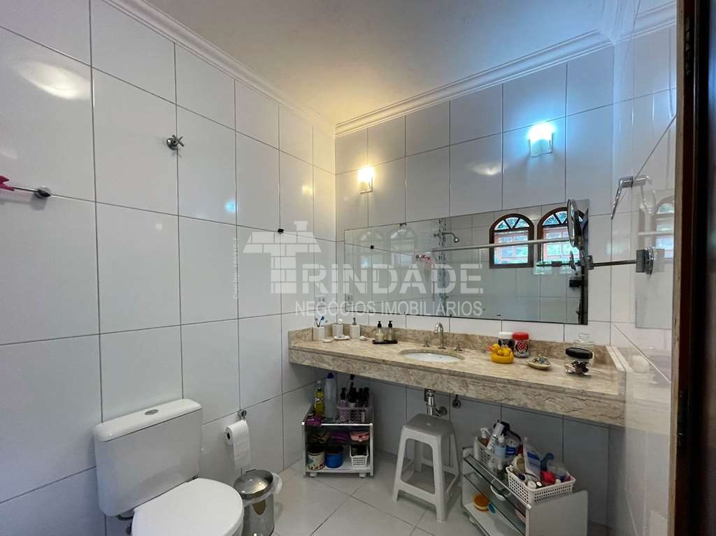 Linda Casa com 4 dormitórios / 2 suíte na Granja Viana, foto 37 de 55