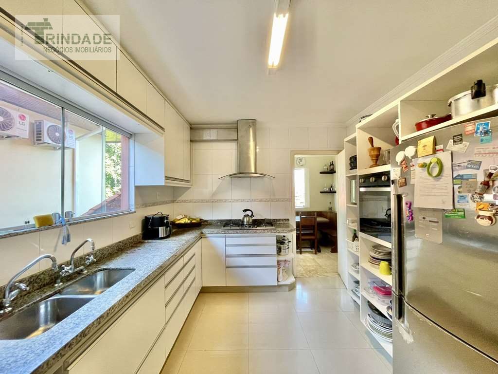 Linda casa c/ 4 suítes, lareira, gourmet e piscina!, foto 13 de 54